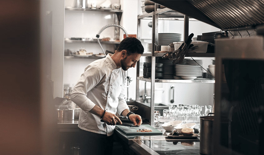 pequeno espaço de cozinha profissional